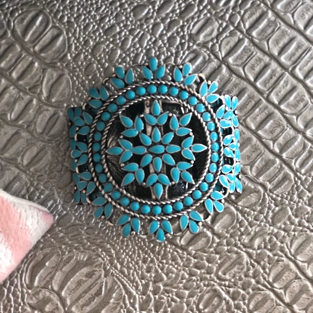 Faux turquoise stretchy bracelet